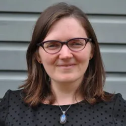 headshot of Dr. Laura Fissel